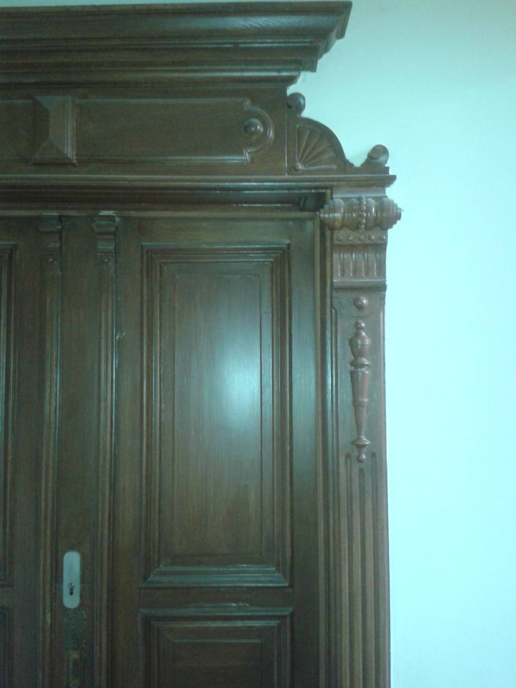 Kalkspachtel, Spachteltechnik, Schablonentechnik, Jugendstil  Treppenhaus, Treppenhaus Berlin, Gründerzeit Treppenhaus Berlin, Malerarbeiten Berlin, Restaurierung Berlin, Schablonen, Lasur, Lasuren, Kreuzberg